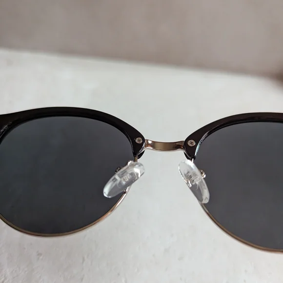 Classic Round Black and Silver Unisex Sunglasses with Case - Picture 4 of 5